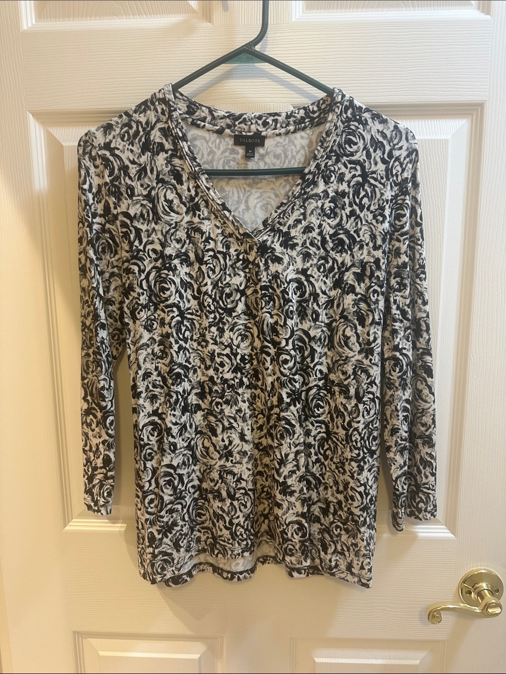 Talbots Black & White Rose-Print V-Neck Long Sleeve Top